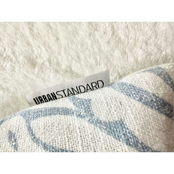 Urban standard light blue and cream patterned pillow - Picture 2 of 3